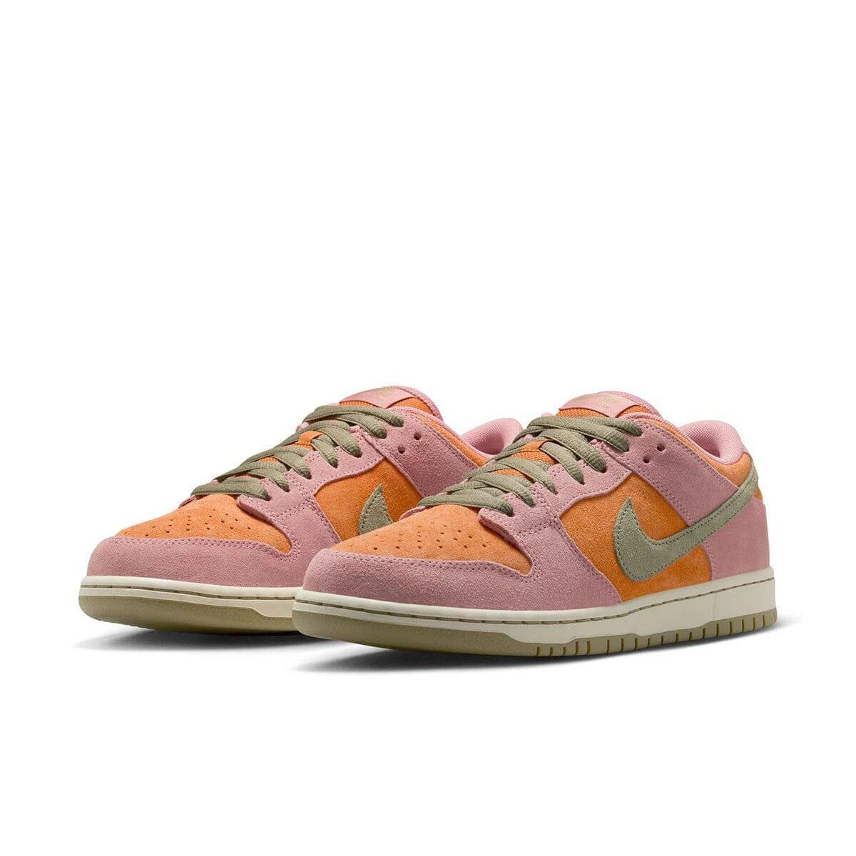 Nike SB - Dunk Low Pro Shoes Red Stardust - Image 2