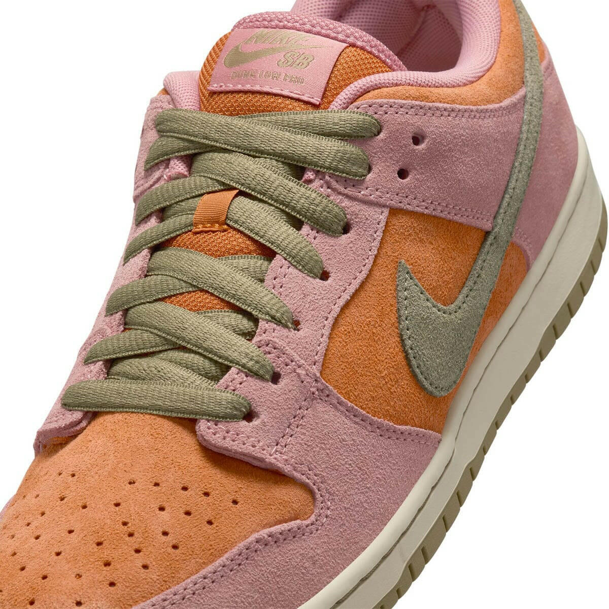 Nike SB - Dunk Low Pro Shoes Red Stardust - Image 4